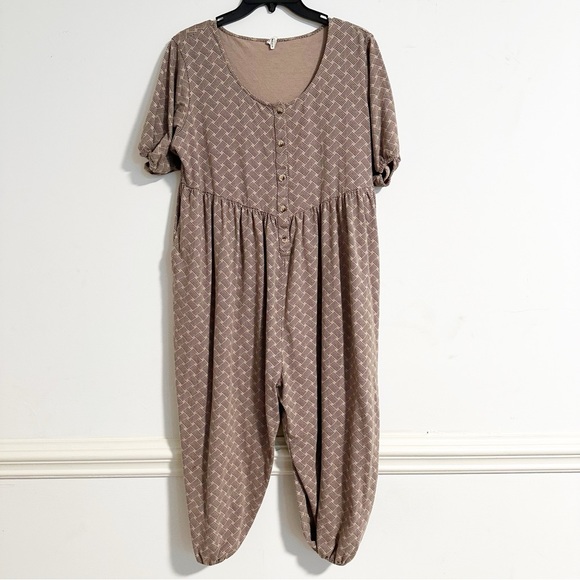 kate quinn Pants - Kate Quinn Jumpsuit Button Front Brown Patterned Jogger Short Sleeve Cotton